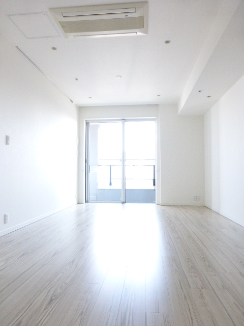 居室・リビング　内観1