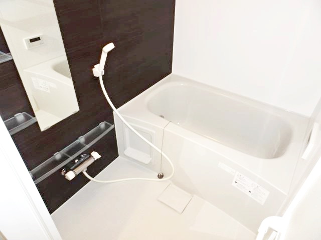 バス・シャワールーム　浴室乾燥機完備♪
