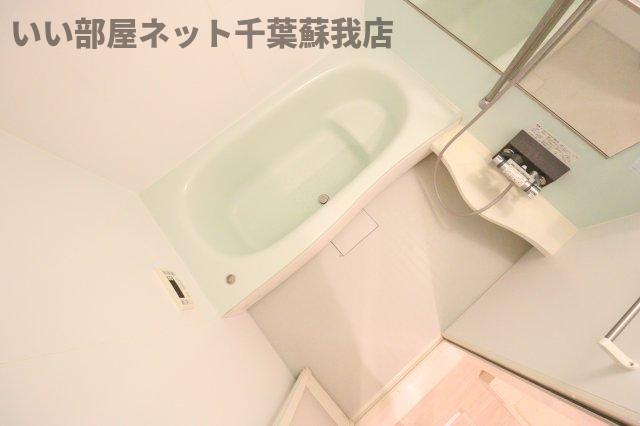 バス・シャワールーム　落ち着いた空間のお風呂です