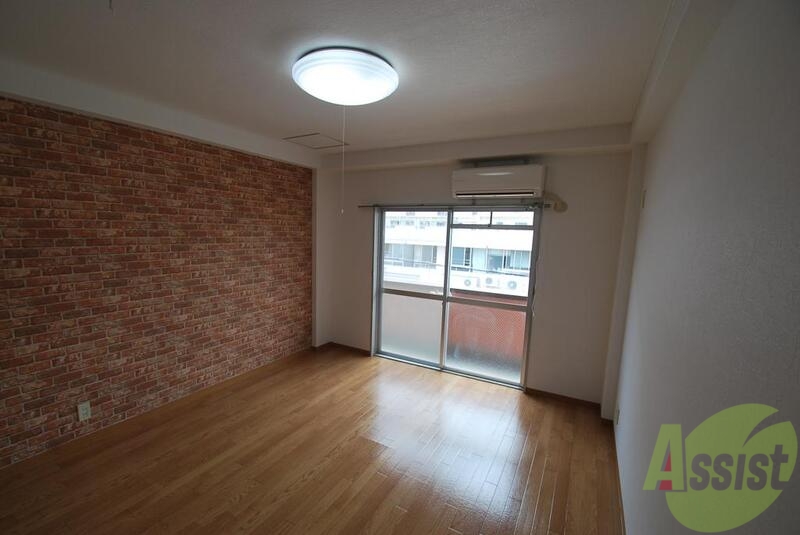 居室・リビング　明るい室内