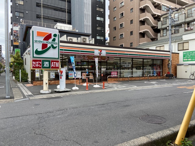 コンビニ　セブン－イレブン草加氷川町店（コンビニ）まで425m