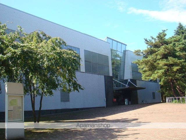 図書館　上越市高田図書館（図書館）まで862m