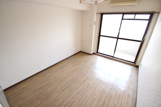 居室・リビング　※別部屋の写真です