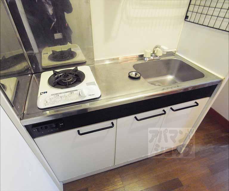 キッチン　１口ガスコンロ付き！まな板スペース有り！