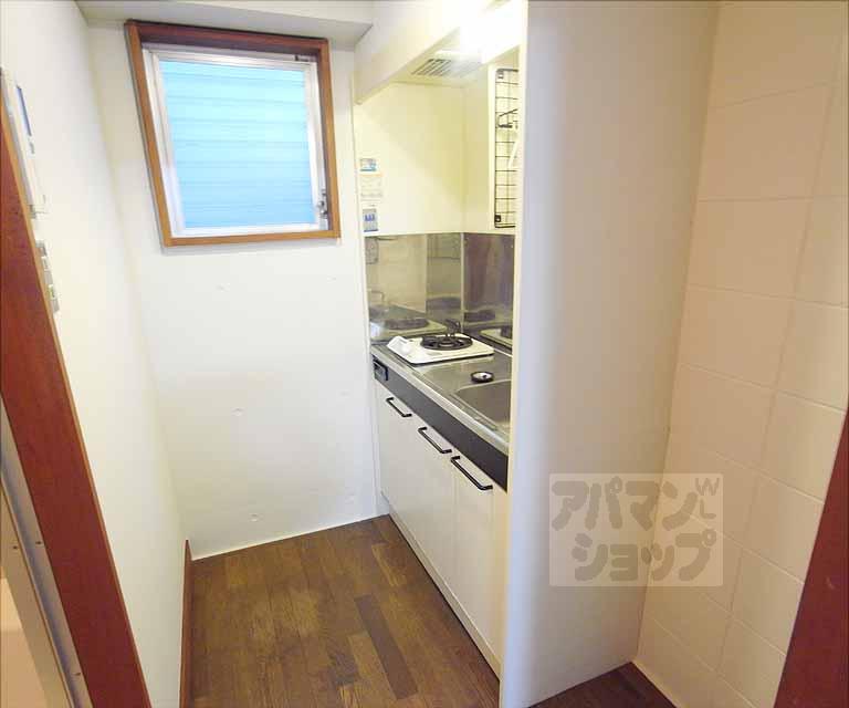 キッチン　キッチンスペース。換気窓有り！