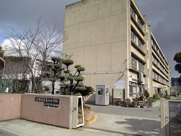 小学校　長池小学校（小学校）まで855m