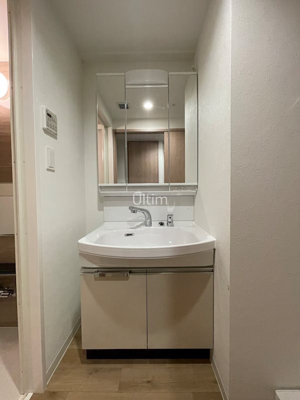 洗面設備　※別のお部屋のお写真です。御参考までに。
