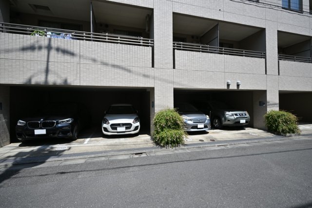 駐車場　駐車スペースもあります