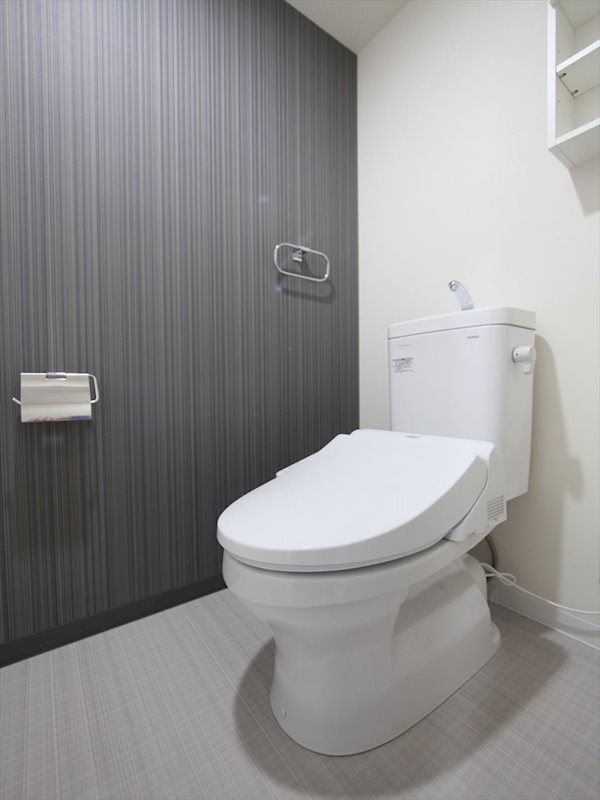 トイレ　温水洗浄暖房便座付トイレ