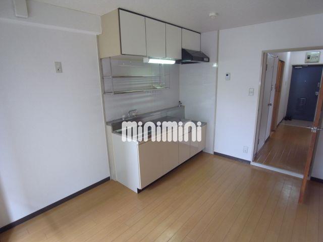 キッチン　ガスコンロ取付け型のキッチンです。広めで使いやすいです。