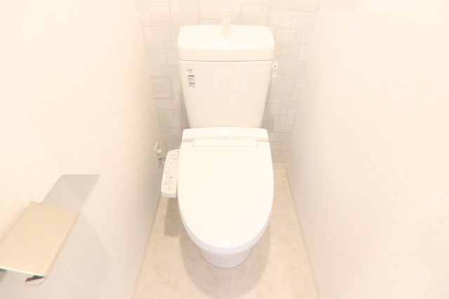 トイレ　※別室の参考写真の為、現況優先です。