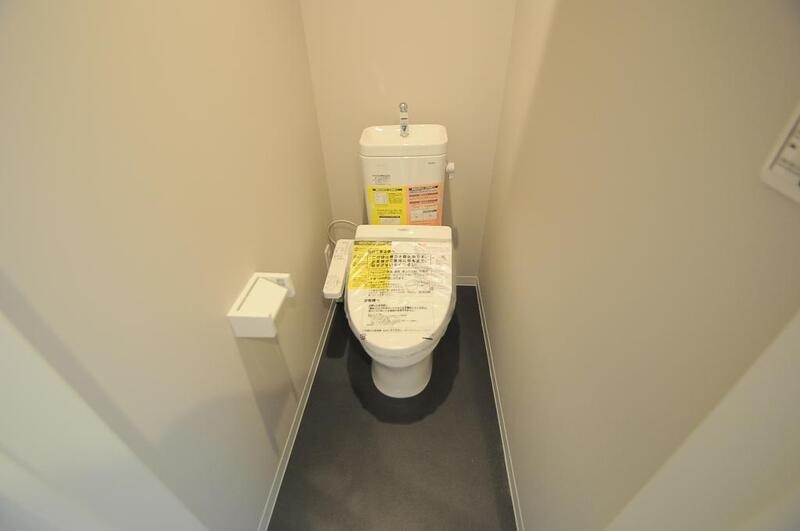 トイレ　清潔感のある白いお手洗い