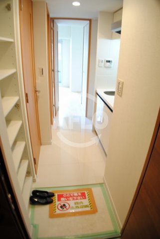 玄関　エスライズ西本町　玄関