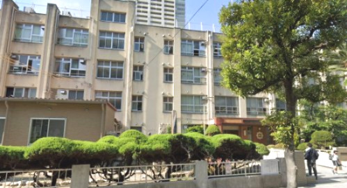 小学校　大阪市立日吉小学校（小学校）まで909m