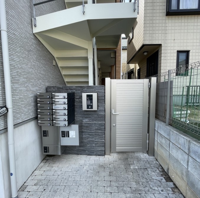 エントランス　同施工別物件