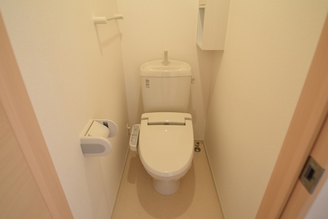 トイレ　温水洗浄便座付きでおすすめです！