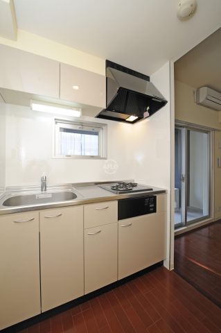 キッチン　ルネ日本橋アネーロ　おしゃれな内装