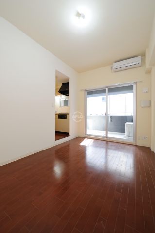 居室・リビング　ルネ日本橋アネーロ　開放的な室内