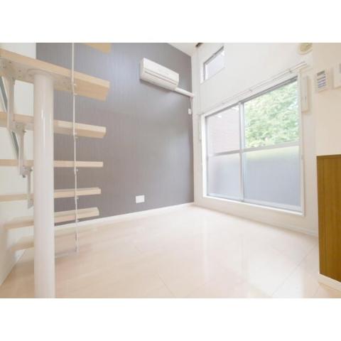 居室・リビング　室内