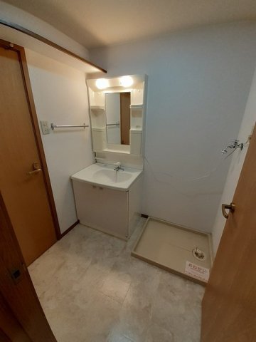 洗面設備　使いやすい洗面所です