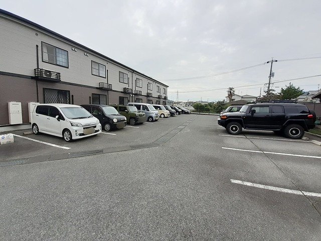 駐車場　駐車場完備です