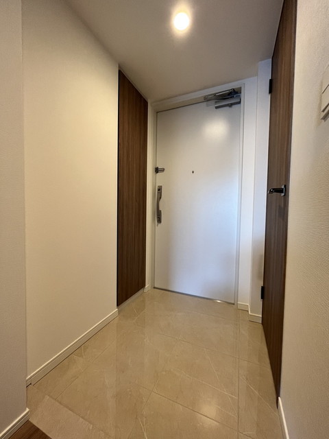 玄関　※写真は同タイプ住戸です。