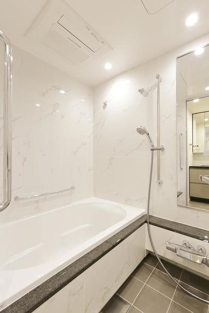 バス・シャワールーム　※写真は同タイプ住戸です。