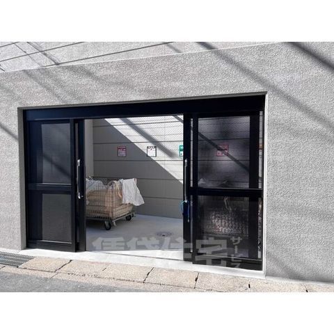 エントランス　ゴミ捨て場