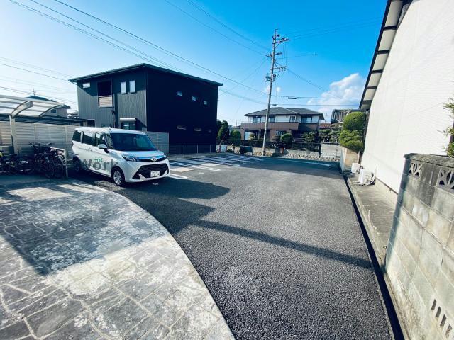 駐車場　駐車場