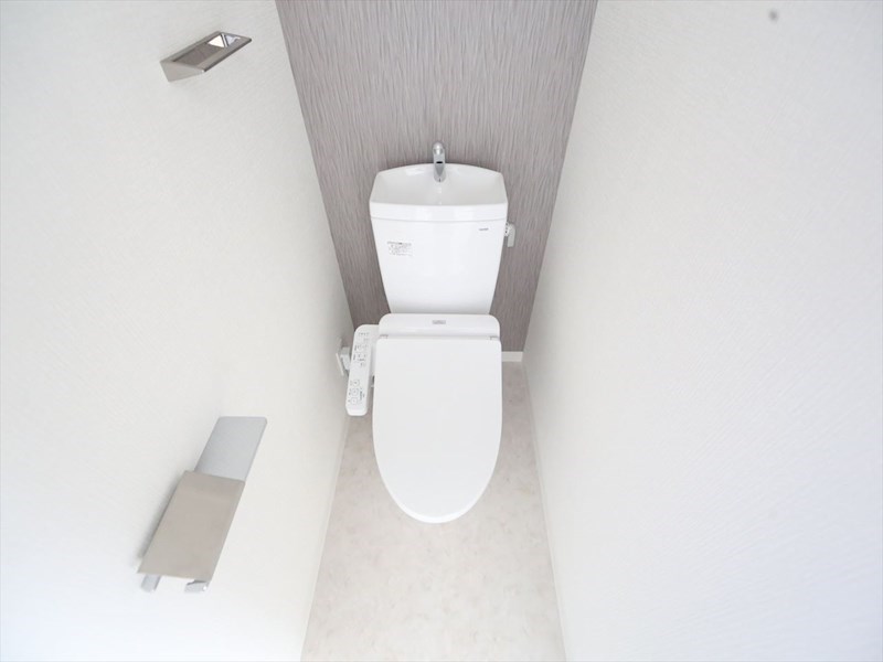 トイレ　温水洗浄暖房便座付トイレ