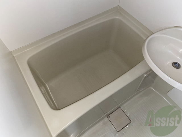 バス・シャワールーム　落ち着きのある浴室です。１日の疲れを癒してもらいましょう。