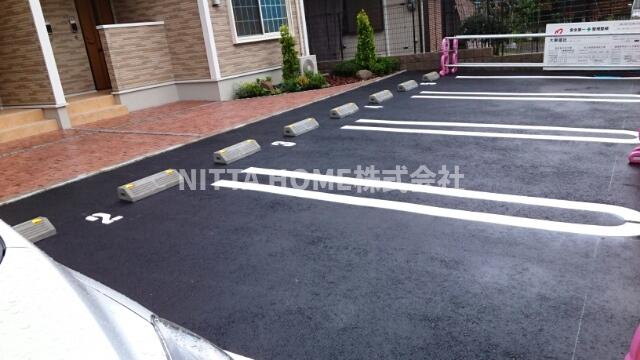 駐車場　敷地内に駐車場も完備◎