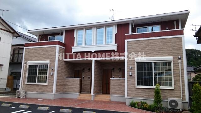 建物外観　ペット可◇エアコン２台で全室装備★外部物置付き＊