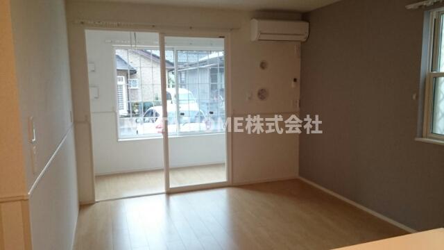 居室・リビング　リビングは１２．８帖です◇