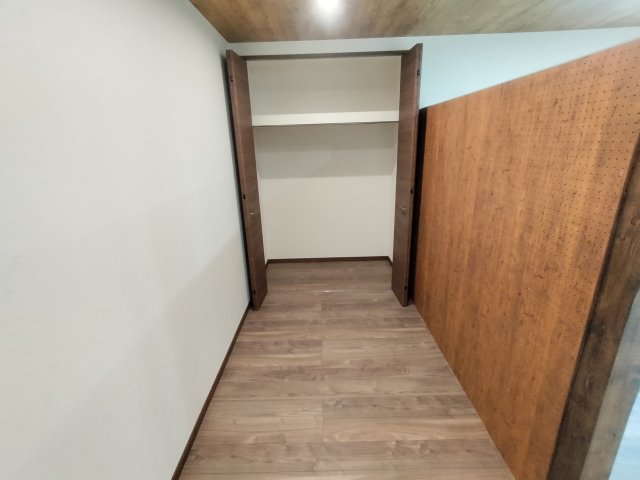 収納　1階洋室収納