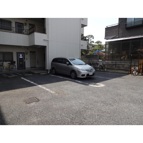 駐車場　敷地内駐車場