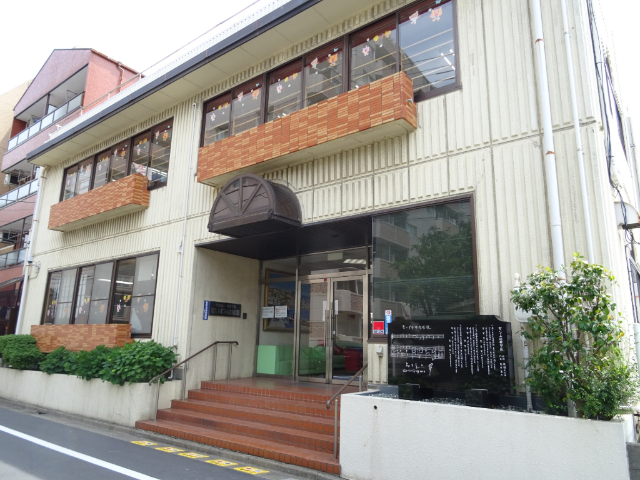 幼稚園・保育園　聖いずみ幼稚園（幼稚園・保育園）まで328m