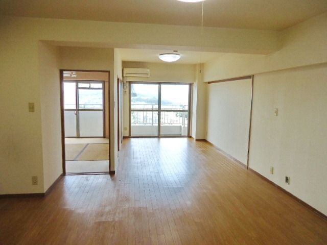 居室・リビング　★同物件参考写真・反転タイプ中部屋★