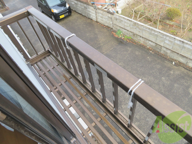 バルコニー　ちょっとした天日干しもできそうです。観葉植物も育てたいです。