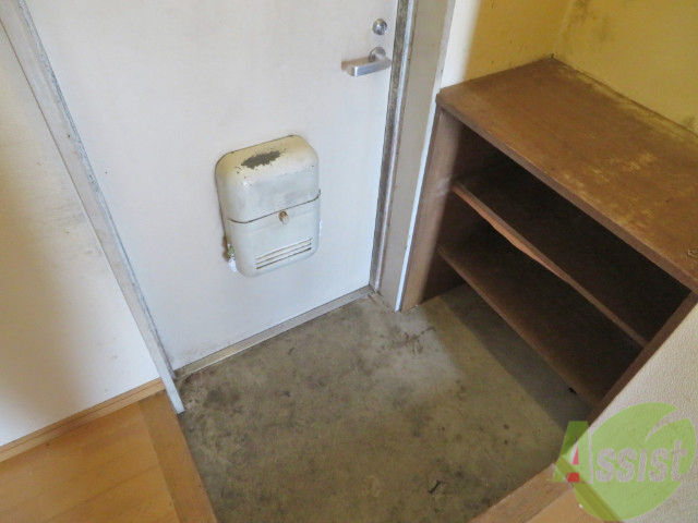 玄関　玄関周りも広々していますね。シューズボックスも嬉しです。