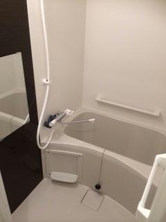 バス・シャワールーム　オシャレなカラーパネル付き