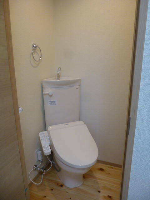 トイレ　ウォシュレット付き