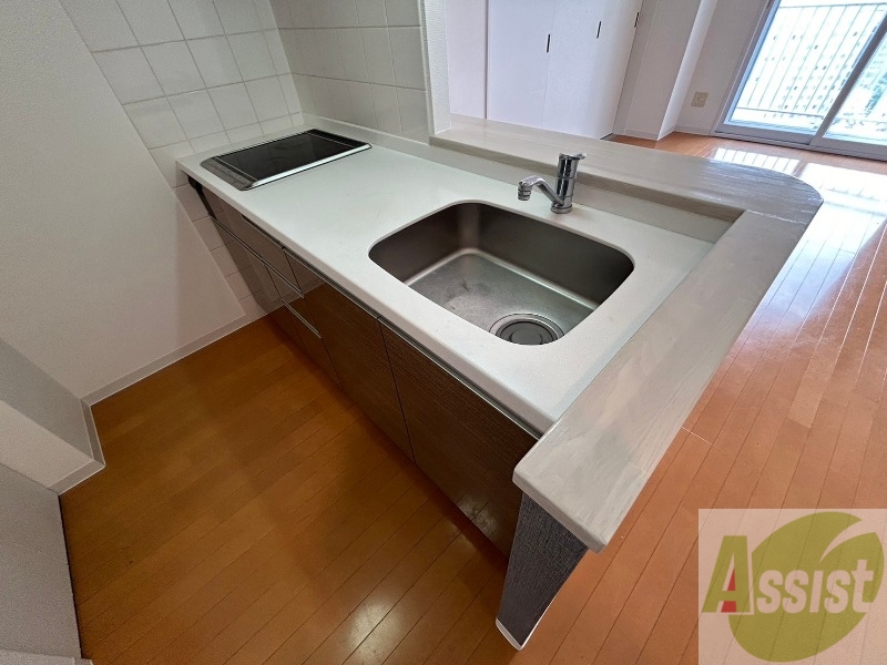 キッチン　キッチンは調理スペースもあり料理がはかどりそうです。