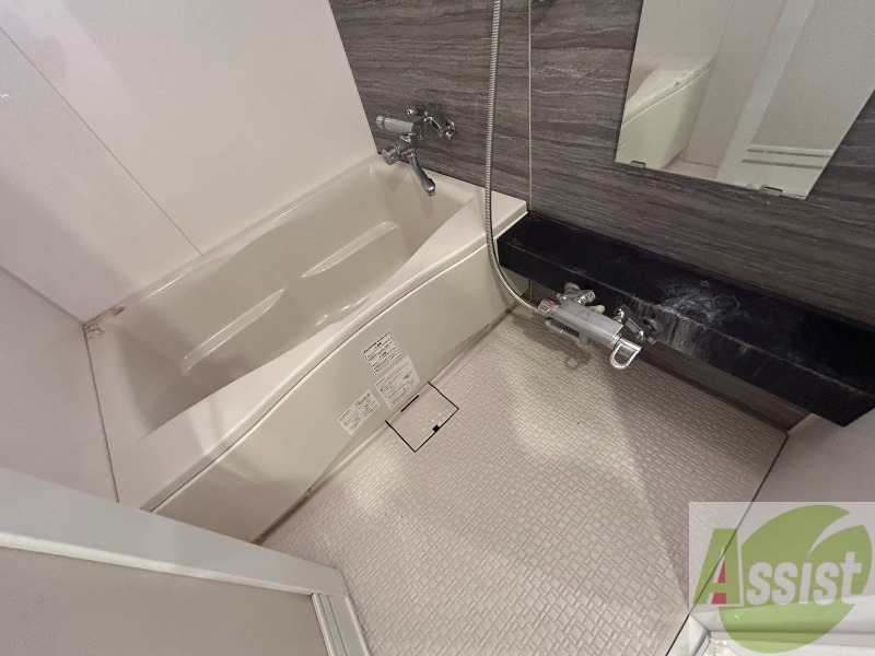 バス・シャワールーム　お風呂になります。一日の疲れを癒してくださいね。