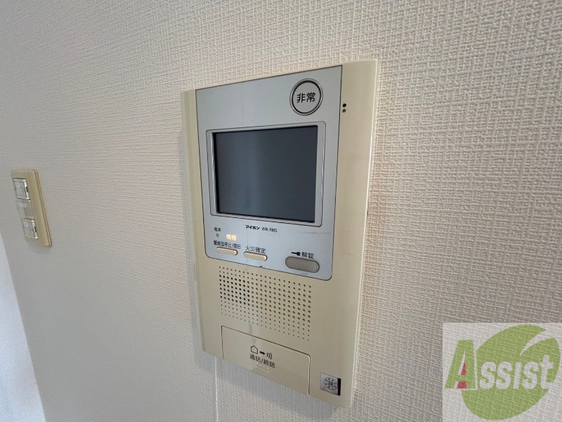 セキュリティ　ＴＶモニター付インターホンです。来客者の顔が見えるので安心！