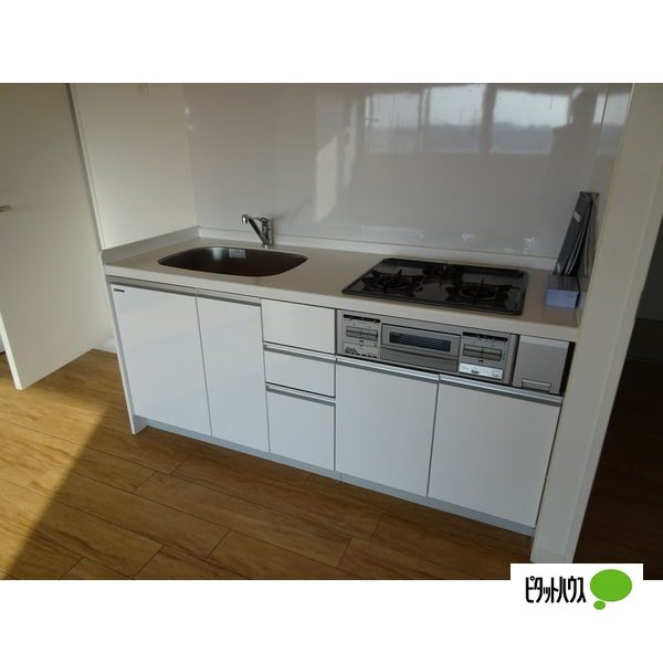 キッチン　同物件別部屋