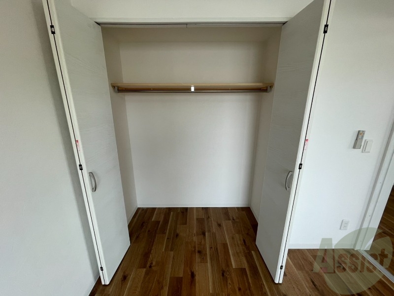 収納　クローゼットは奥行きもあり、荷物が多い方でも安心です。