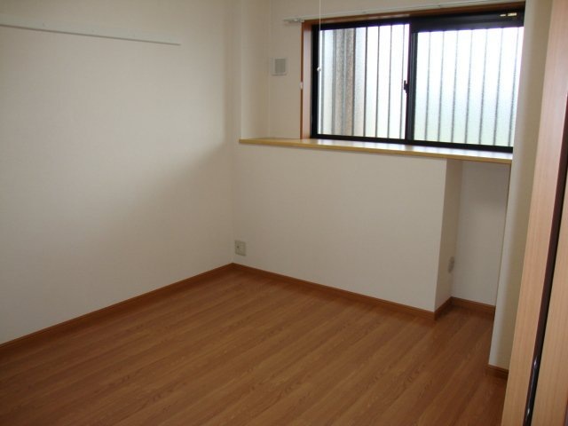 その他部屋・スペース　風通しも良い寝室です☆