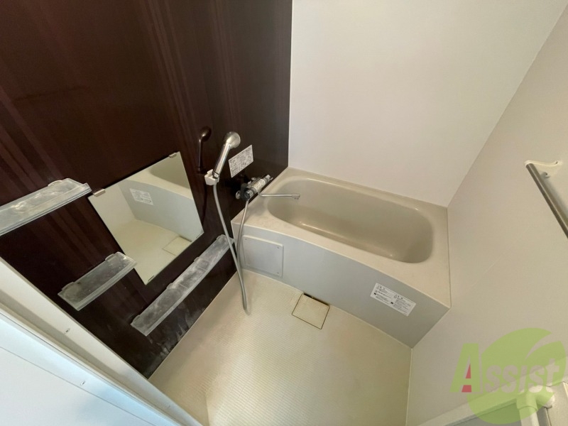 バス・シャワールーム　お風呂になります。一日の疲れを癒してくださいね。