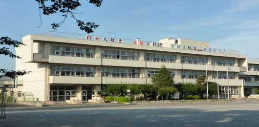 小学校　青梅市立河辺小学校（小学校）まで566m